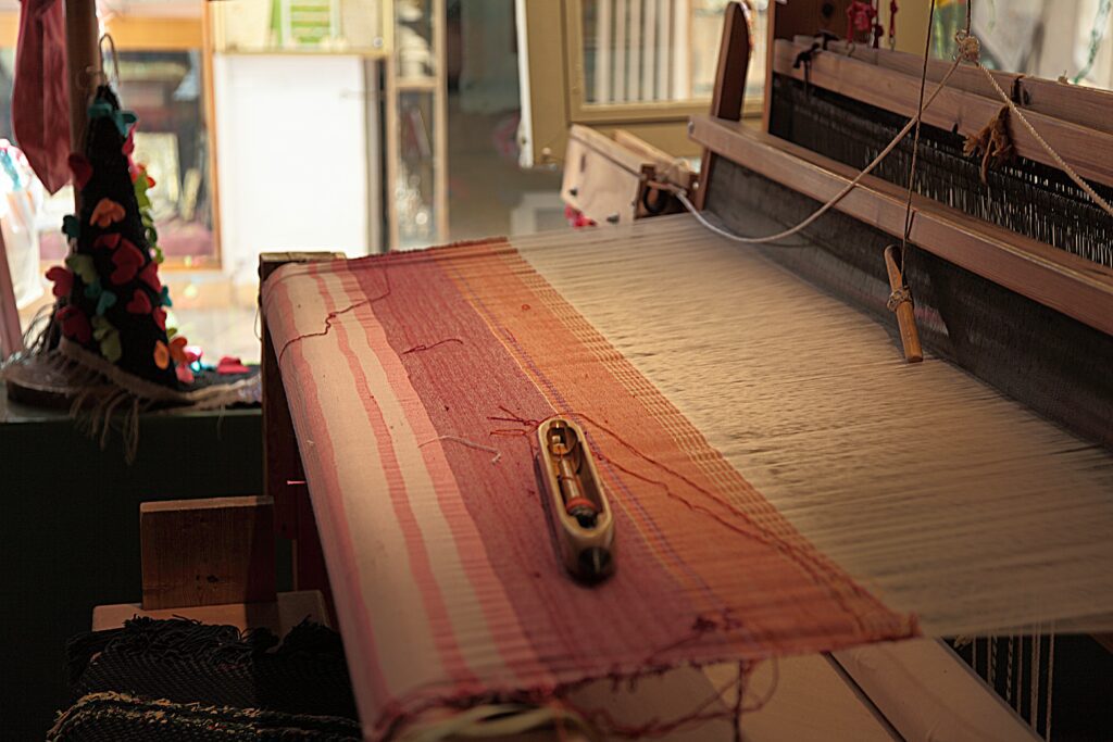 jacquard loom weaving